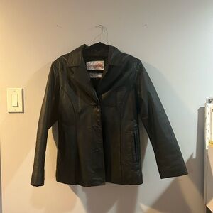 Gianni Ferrara size small Elegant Black Leather Jacket for Women
